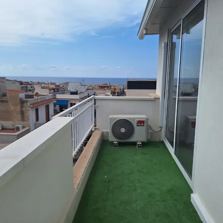 Domus Levante Apartment *